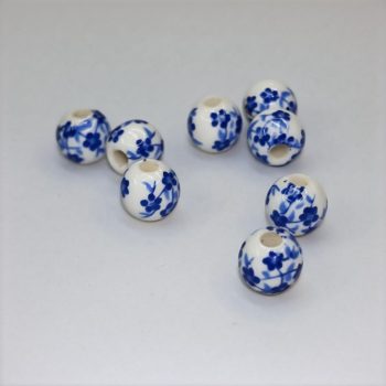 Porcelán gyöngy virágokkal - 6 mm - zafírkék