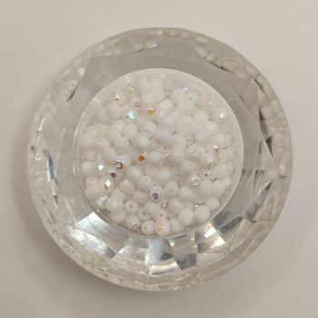 Cseh csiszolt gyöngy - 4 mm - Chalk White AB