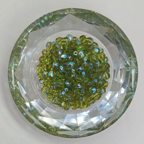 Cseh csiszolt gyöngy - 4 mm - Olivine AB