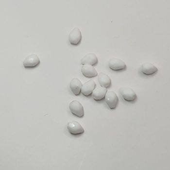 Cseh csiszolt csepp alakú gyöngy 8 x 6 mm Chalk White