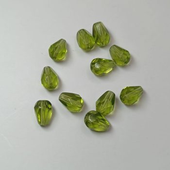 Cseh csiszolt csepp alakú gyöngy 8 x 6 mm Olivine