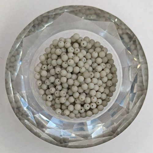 Cseh préselt golyó - 3 mm - Opaque Grey Matted - 60 db 