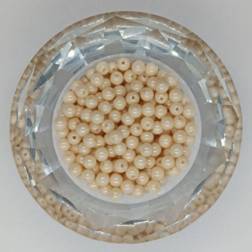 Cseh préselt golyó - 4 mm - Chalk White Champagne Luster - 40 db 