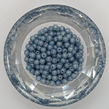   Cseh préselt golyó - 4 mm - Chalk White Baby Blue Luster - 40 db 