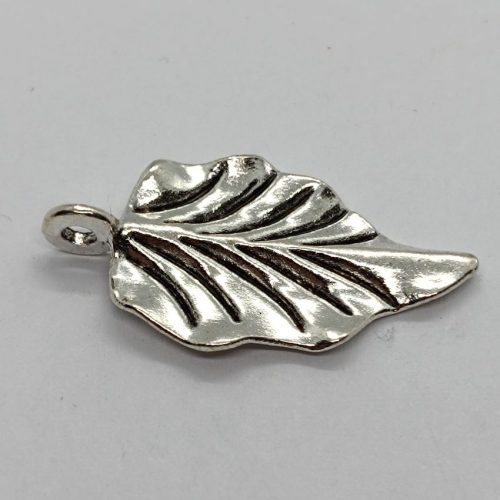 Levél medál - ezüst - 29 x 15 mm