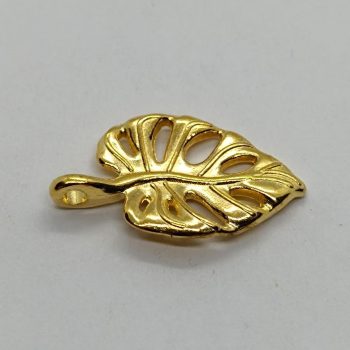 Fém levél medál - arany - 21 x 12 mm
