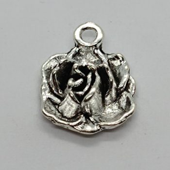 Fém virág medál - ezüst - 17 x 13 mm