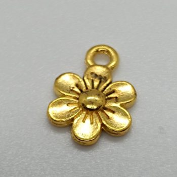 Fém virág medál - arany - 13 x 10 mm