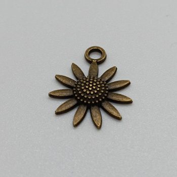 Fém virág medál - bronz- 22 x 18 mm