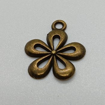 Fém virág medál - bronz- 18 x 15 mm