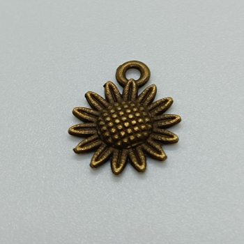 Fém virág medál - bronz- 19 x 15 mm
