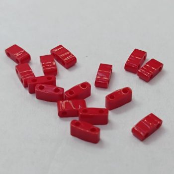 Miyuki féltila gyöngy - Opaque Red