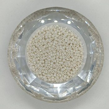 Miyuki kásagyöngy 11/0 - Opaque Luster Limestone