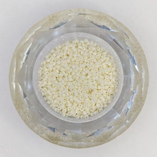 Miyuki kásagyöngy 11/0 - Opaque Matte Cream