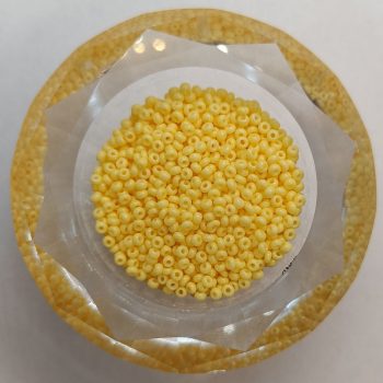 Preciosa kásagyöngy 10/0 - Chalk White Solgel Yellow